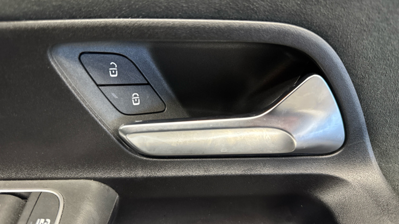 Mercedes-Benz GLB 200 AMG Line Premium Plus 5dr 7G-Tronic Petrol Estate